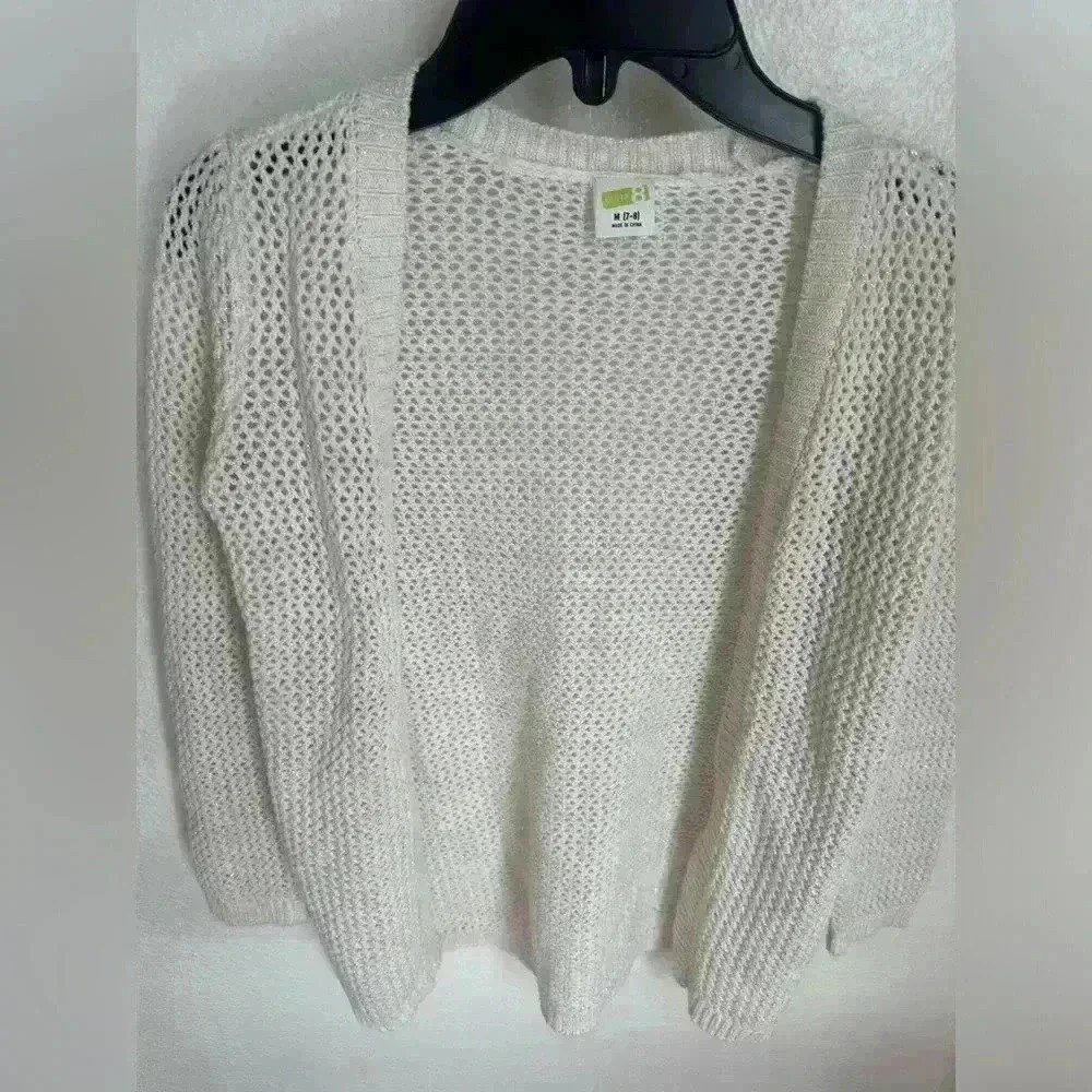 Kids knitted cardigan.
